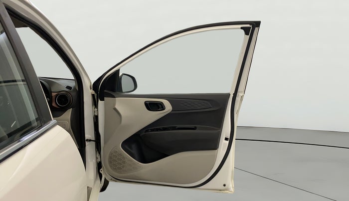 2021 Hyundai AURA S 1.2, Petrol, Manual, 40,897 km, RHS Front Door