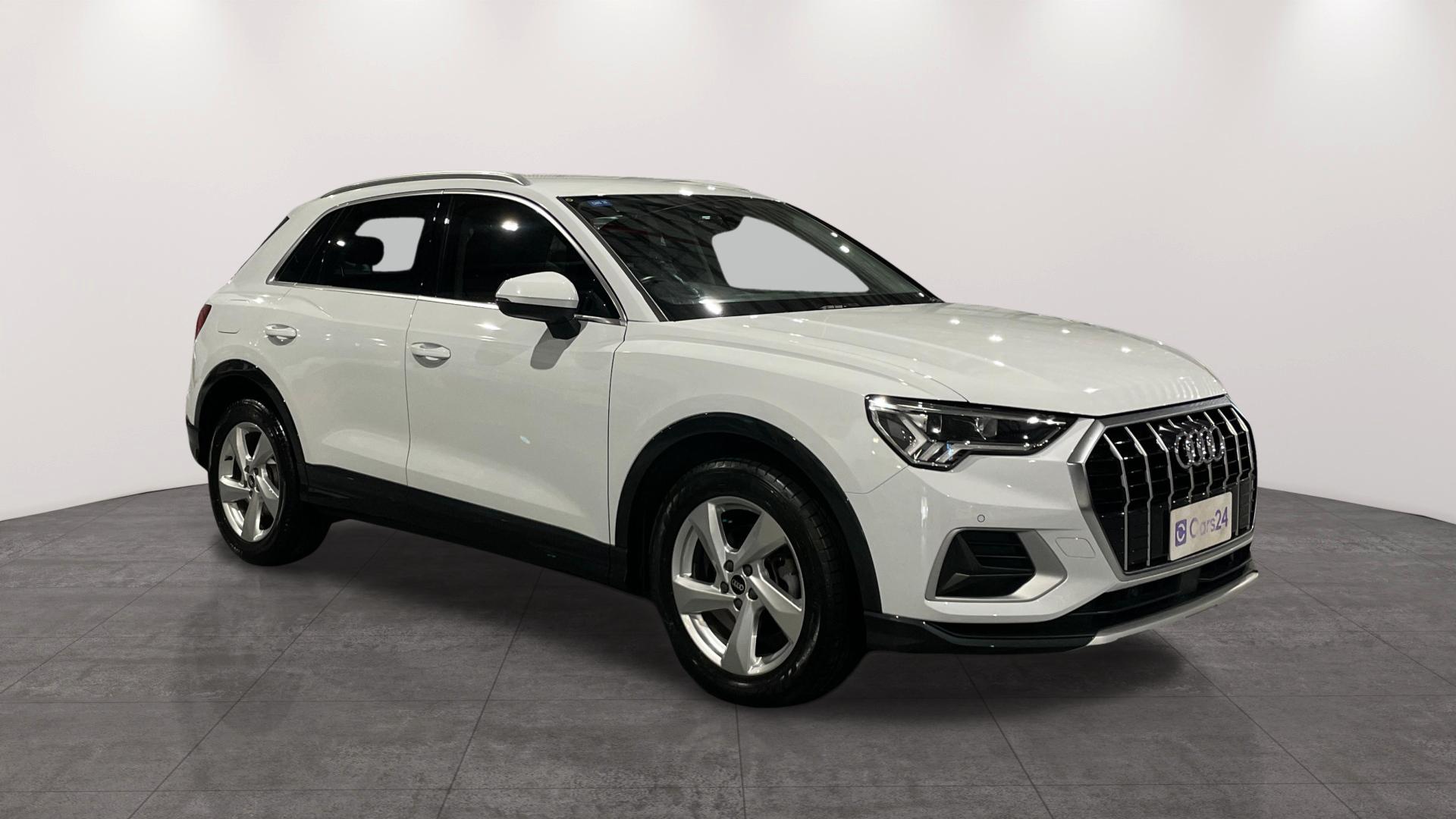 Audi Q3 image