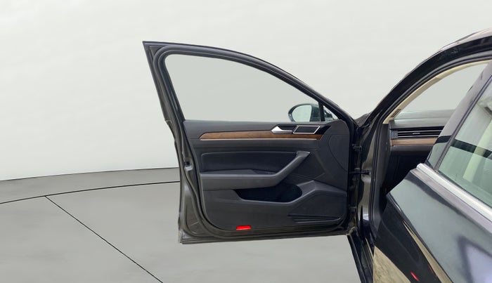 2018 Volkswagen Passat HIGHLINE DSG, Diesel, Automatic, 80,437 km, LHS Front Door