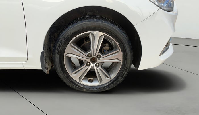 2017 Hyundai Verna 1.6 VTVT SX (O) AT, Petrol, Automatic, 43,429 km, Right Front Wheel