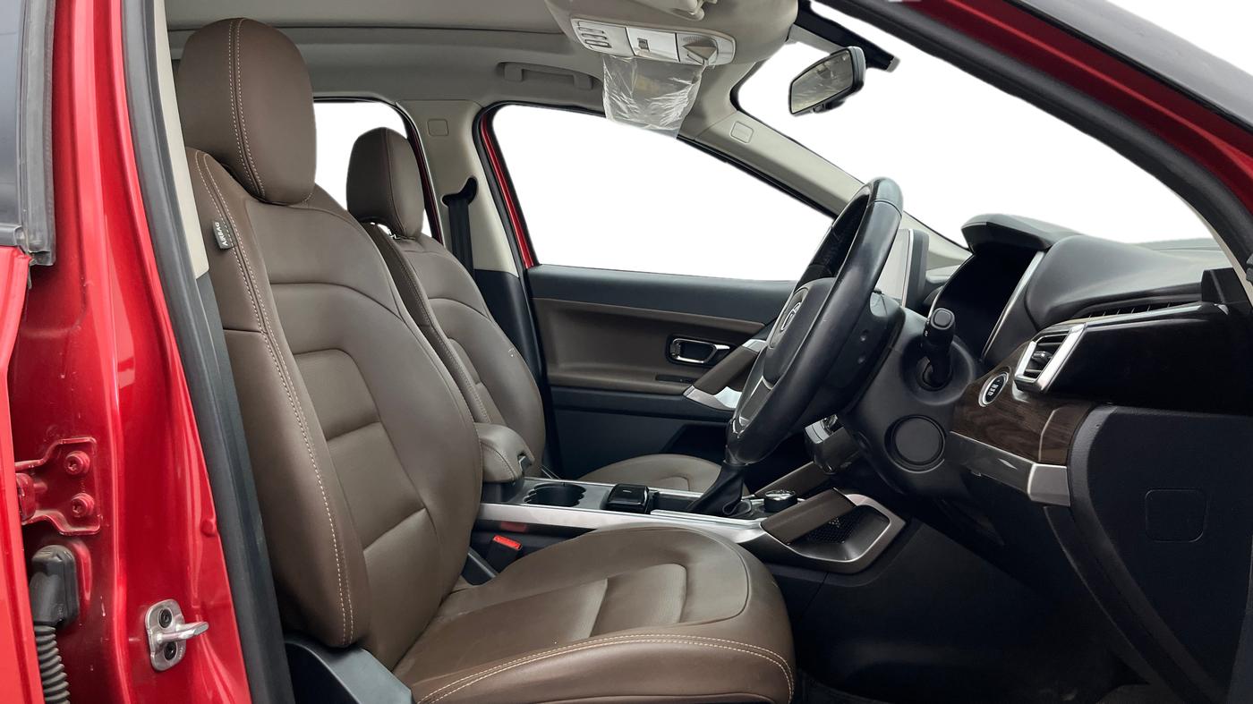 2021 Tata Harrier XZA PLUS 2.0L DUAL TONE, Diesel, Automatic, 53,205 km, Right Side Front Door Cabin