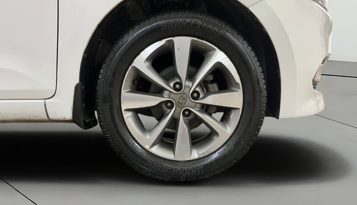 2017 Hyundai Elite i20 ASTA 1.2 DUAL TONE, Petrol, Manual, 37,046 km, Right Front Wheel