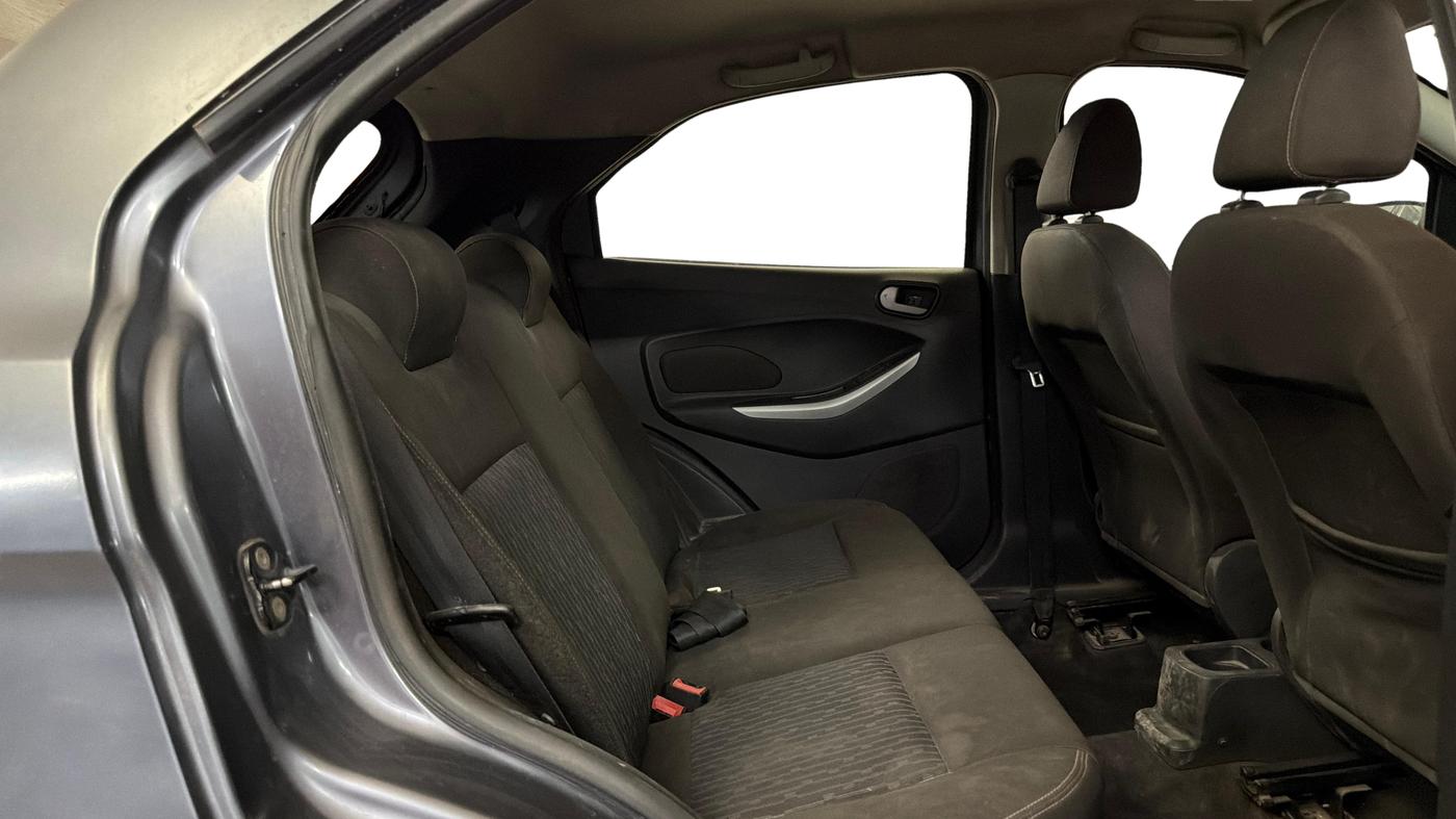 2016 Ford New Figo TREND 1.2 PETROL, Petrol, Manual, 1,22,891 km, Right Side Rear Door Cabin