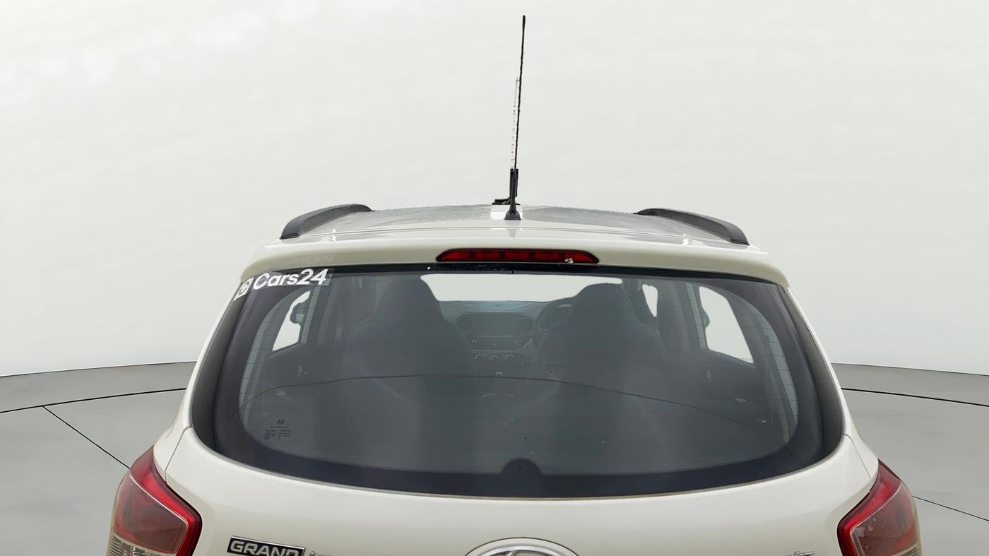 2017 Hyundai Grand i10 SPORTZ (O) AT 1.2 KAPPA VTVT, Petrol, Automatic, 34,422 km, Rear Windshield