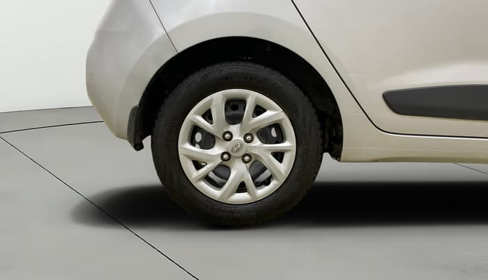 2017 Hyundai Grand i10 SPORTZ (O) 1.2 KAPPA VTVT, Petrol, Manual, 40,361 km, Right Rear Wheel