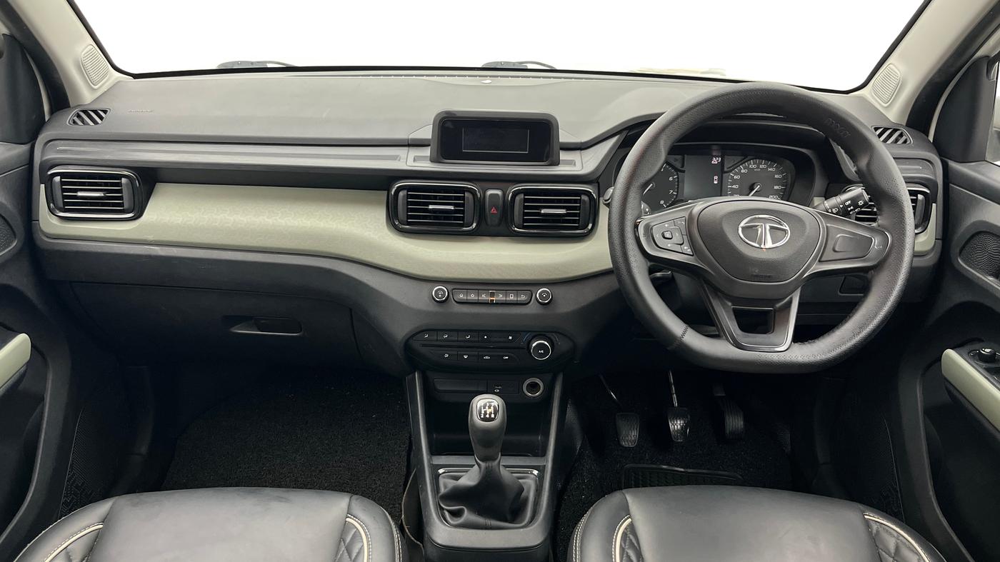 2021 Tata PUNCH ADVENTURE MT, Petrol, Manual, 65,667 km, Dashboard