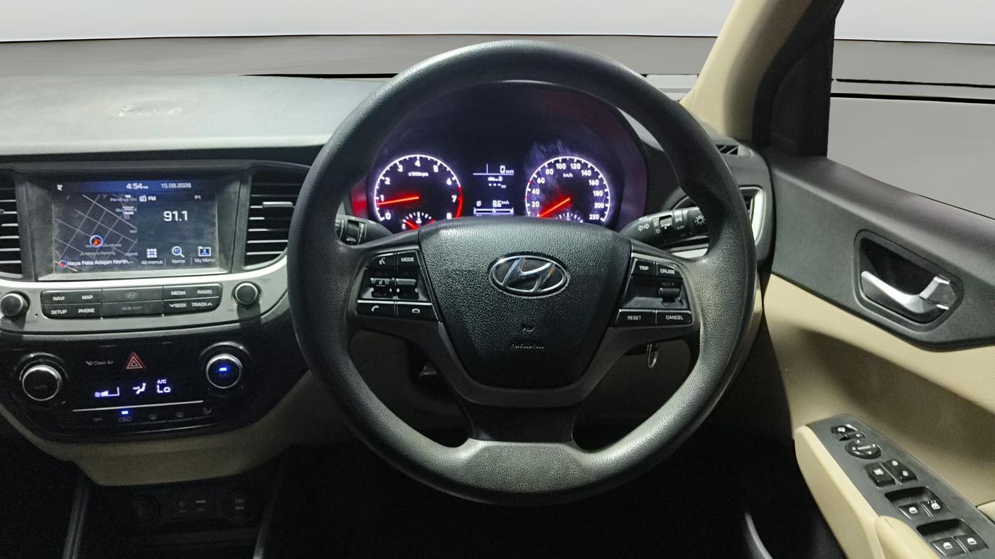 2018 Hyundai Verna 1.6 VTVT SX, Petrol, Manual, 56,177 km, Steering Wheel Close Up