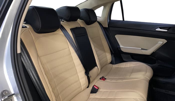 2024 Volkswagen VIRTUS Highline Plus 1.0 TSI AT, Petrol, Automatic, 21,452 km, Right Side Rear Door Cabin