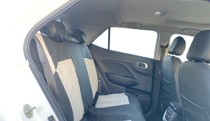 2021 Hyundai VENUE SX 1.0 TURBO IMT, Petrol, Manual, 67,332 km, Right Side Rear Door Cabin