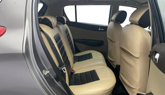 2012 Hyundai i20 SPORTZ 1.4 CRDI, Diesel, Manual, 44,196 km, Right Side Rear Door Cabin