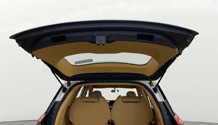 2021 Mahindra XUV700 AX 3 P MT 5 STR, Petrol, Manual, 15,831 km, Boot Door Open