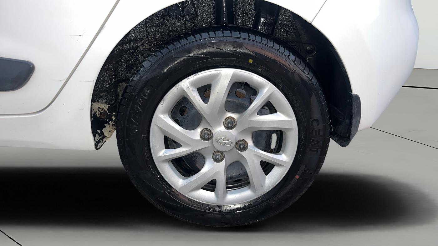 2018 Hyundai Grand i10 MAGNA 1.2 KAPPA VTVT, Petrol, Manual, 1,10,034 km, Left Rear Wheel