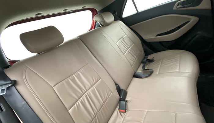 2016 Hyundai Elite i20 ASTA 1.2 (O), Petrol, Manual, 1,16,648 km, Right Side Rear Door Cabin