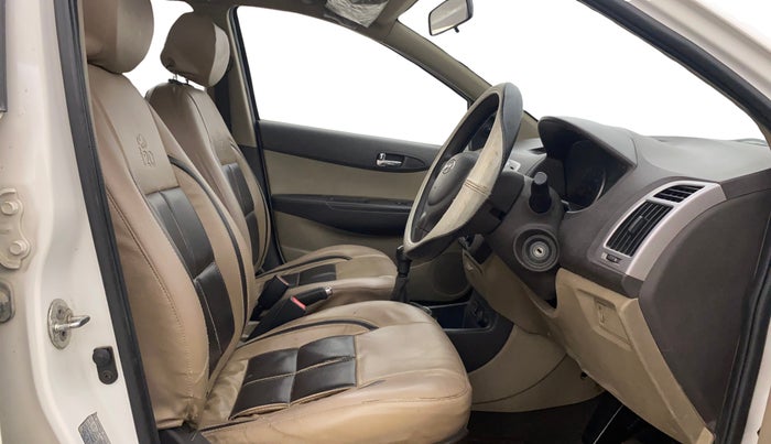 2012 Hyundai i20 MAGNA 1.2, Petrol, Manual, 56,514 km, Right Side Front Door Cabin