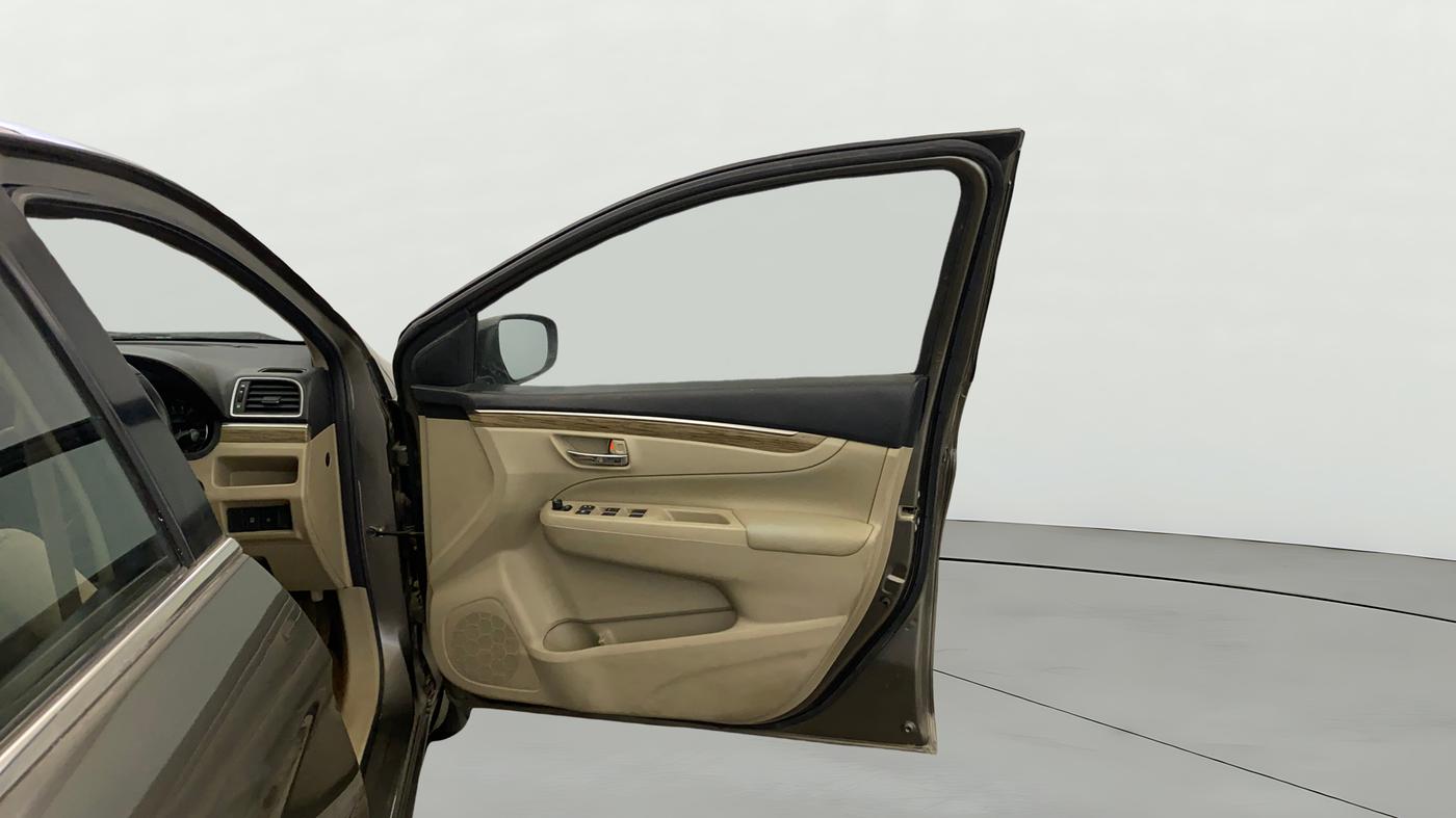 2019 Maruti Ciaz ALPHA 1.5 SHVS PETROL, Petrol, Manual, 25,647 km, RHS Front Door