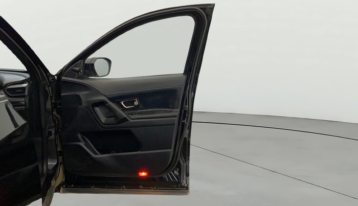 2023 Tata Harrier FEARLESS PLUS DARK EDITION AT, Diesel, Automatic, 42,098 km, RHS Front Door