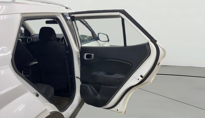 2020 Hyundai VENUE S 1.5 CRDI, Diesel, Manual, 82,804 km, RHS Rear Door