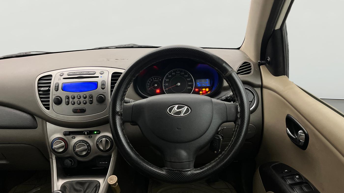 2014 Hyundai i10 SPORTZ 1.1, Petrol, Manual, 68,172 km, Steering Wheel Close Up