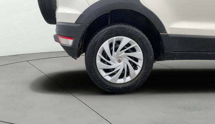 2020 Ford Ecosport AMBIENTE 1.5L DIESEL, Diesel, Manual, 1,38,291 km, Right Rear Wheel