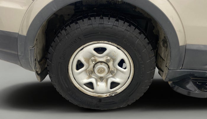 2017 Tata Hexa XTA 4X2 7 STR, Diesel, Automatic, 83,914 km, Right Rear Wheel