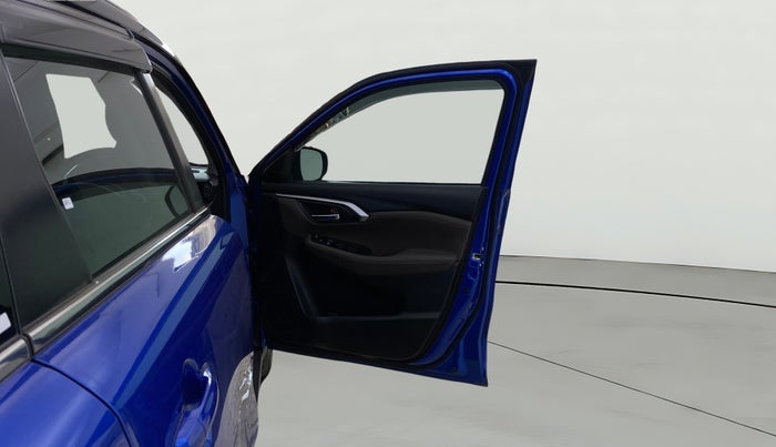 2022 Toyota URBAN CRUISER HYRYDER V HYBRID, Hybrid, Automatic, 35,471 km, RHS Front Door