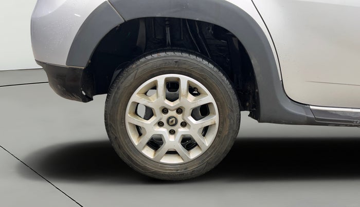 2020 Renault Duster RXS 1.5 PETROL MT, Petrol, Manual, 1,14,302 km, Right Rear Wheel