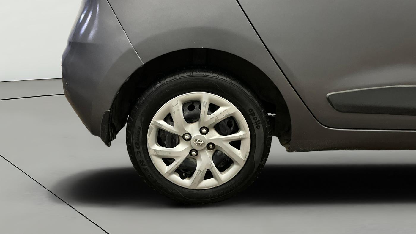 2017 Hyundai Grand i10 SPORTZ (O) 1.2 KAPPA VTVT, Petrol, Manual, 39,123 km, Right Rear Wheel