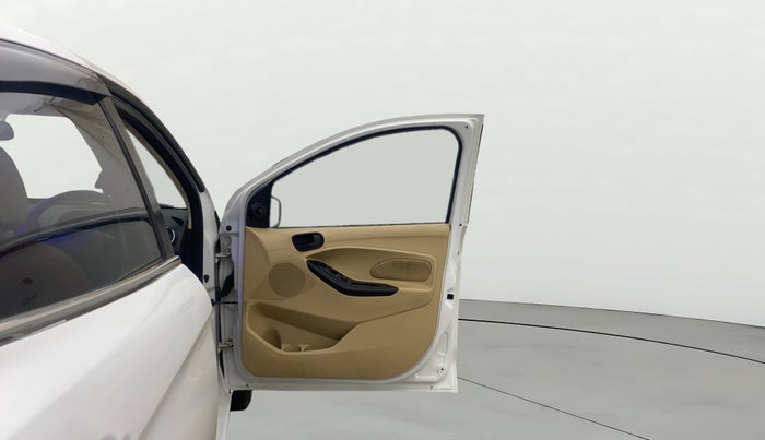 2015 Ford Figo Aspire TREND 1.2 PETROL, Petrol, Manual, 48,773 km, RHS Front Door