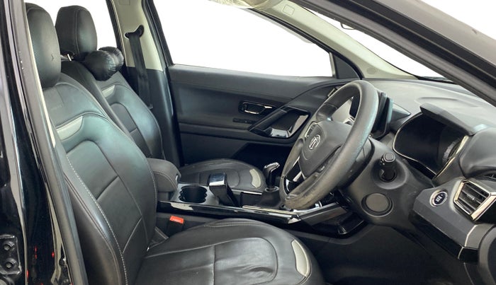 2023 Tata Harrier XT PLUS 2.0L KRYOTEC DARK EDITON, Diesel, Manual, 85,683 km, Right Side Front Door Cabin