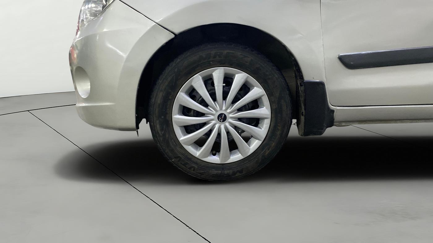 2016 Maruti Celerio VXI CNG, CNG, Manual, 1,09,958 km, Left Front Wheel