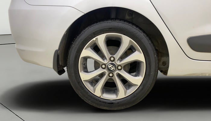 2015 Hyundai Xcent SX AT 1.2 (O), Petrol, Automatic, 24,625 km, Right Rear Wheel