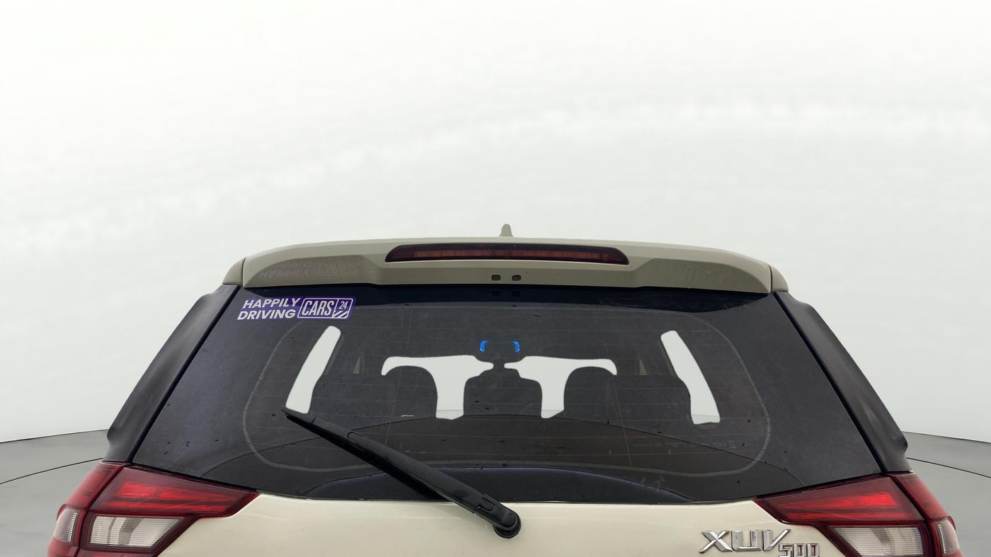 2019 Mahindra XUV500 W7, Diesel, Manual, 1,40,404 km, Rear Windshield