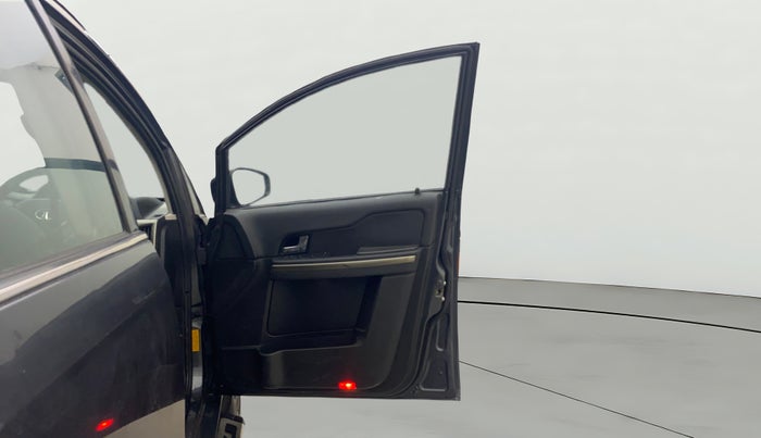 2018 Tata Hexa XTA 4X2 7 STR, Diesel, Automatic, 90,902 km, RHS Front Door