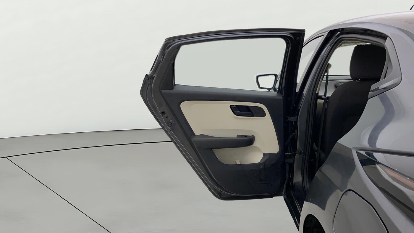 2021 Tata ALTROZ XM PLUS PETROL, CNG, Manual, 56,683 km, LHS Rear Door