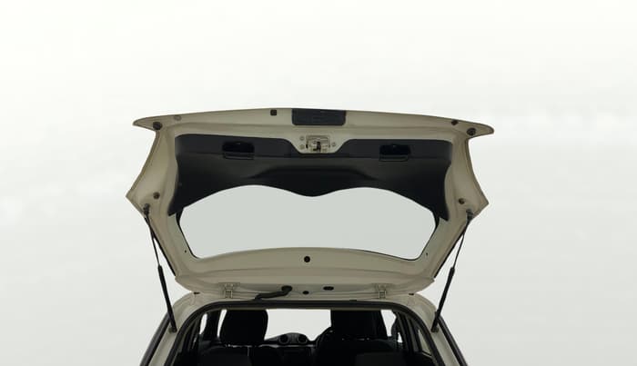 2020 Maruti Swift VXI, Petrol, Manual, 1,71,052 km, Boot Door Open