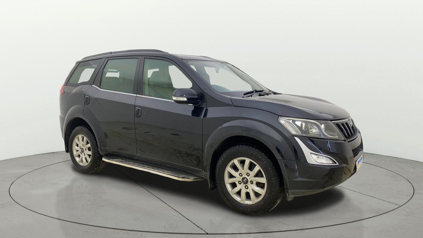2016 Mahindra XUV500 W10 AT, Diesel, Automatic, 1,11,214 km, Right Front Diagonal