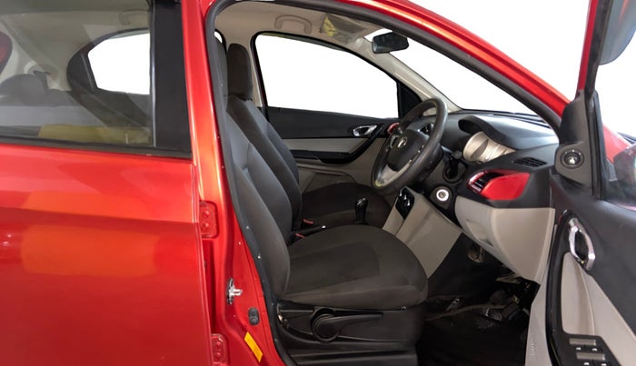 2017 Tata Tiago XZ PETROL, Petrol, Manual, 63,440 km, Right Side Front Door Cabin