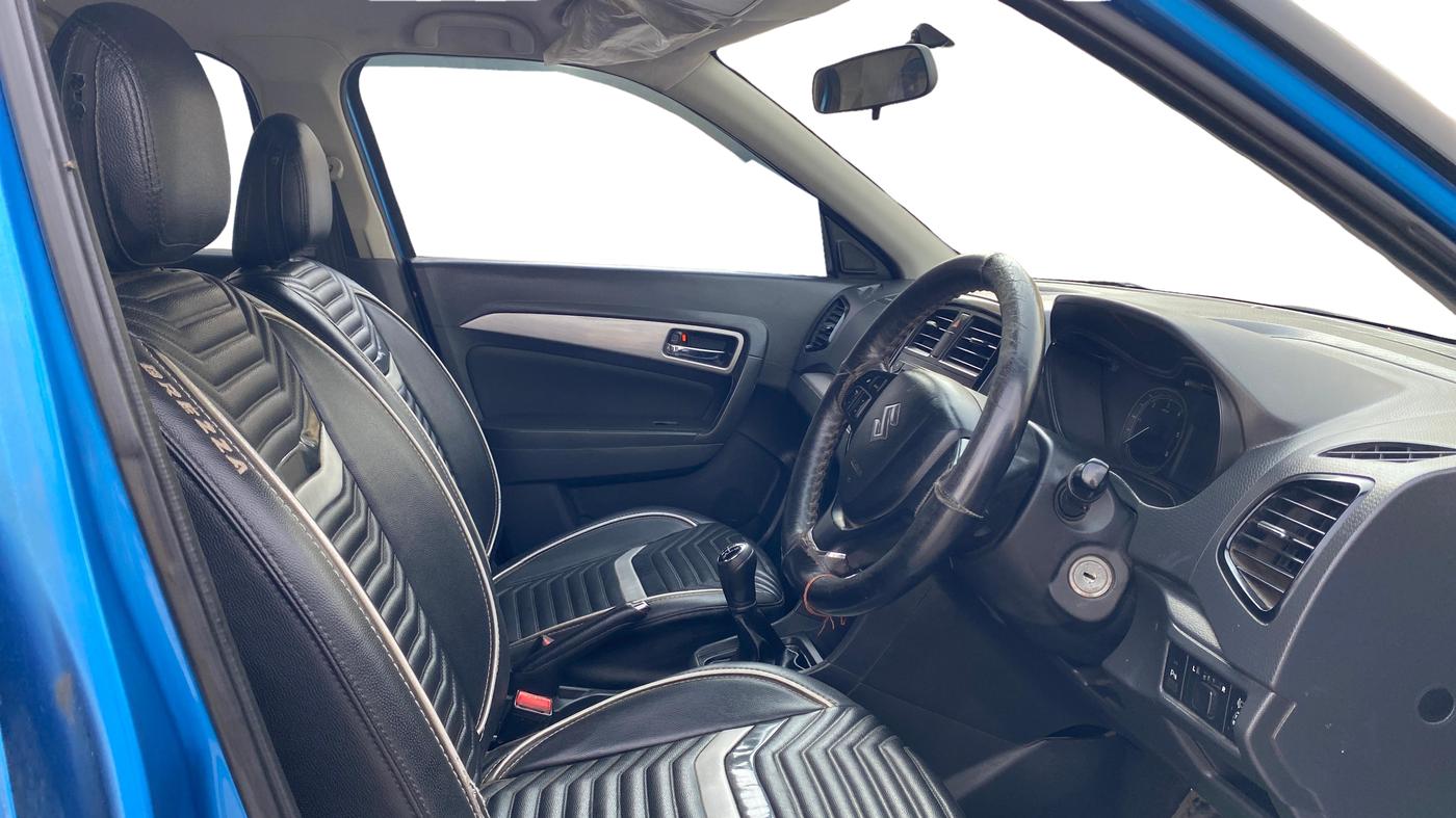 2016 Maruti Vitara Brezza ZDI, Diesel, Manual, 73,581 km, Right Side Front Door Cabin