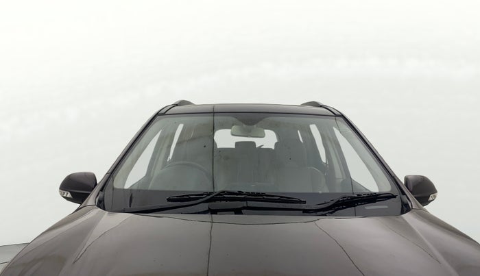 2017 Mahindra XUV500 W10 AT, Diesel, Automatic, 78,236 km, Front Windshield