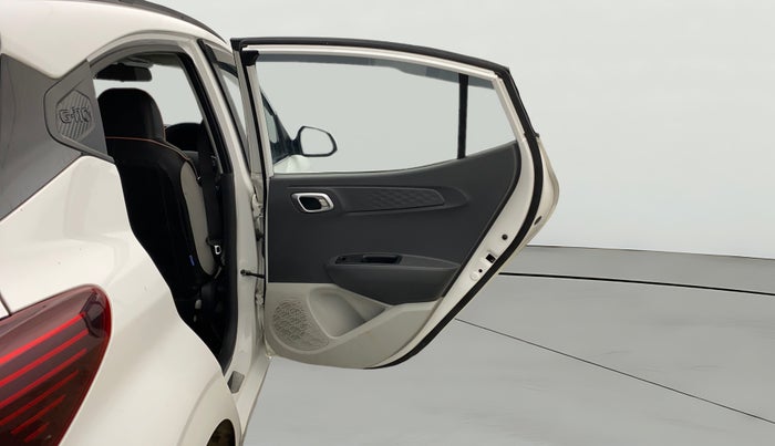 2024 Hyundai GRAND I10 NIOS SPORTZ AMT 1.2 KAPPA VTVT, Petrol, Automatic, 5,127 km, RHS Rear Door