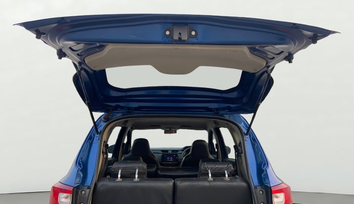 2022 Renault TRIBER RXT AMT, Petrol, Automatic, 71,621 km, Boot Door Open