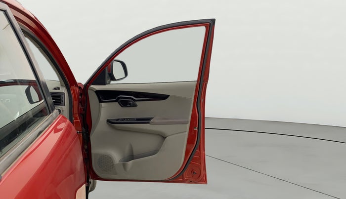 2016 Mahindra Kuv100 K8 6 STR, Petrol, Manual, 38,570 km, RHS Front Door