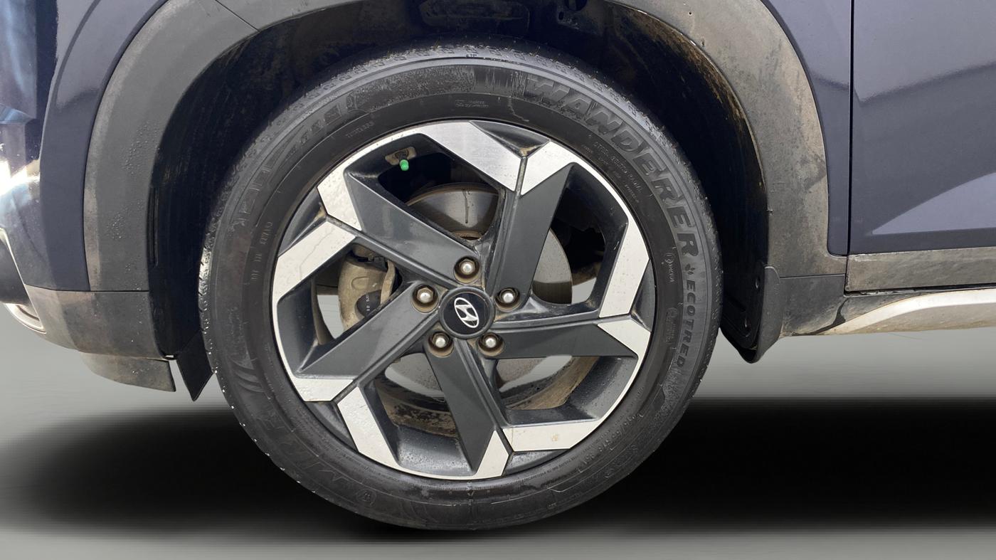 2022 Hyundai ALCAZAR 2.0 SIGNATURE MT 6STR, Petrol, Manual, 1,27,372 km, Left Front Wheel