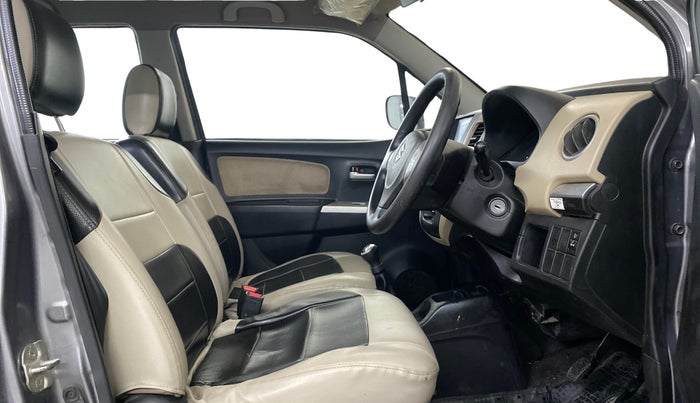 2017 Maruti Wagon R 1.0 LXI, Petrol, Manual, 65,328 km, Right Side Front Door Cabin