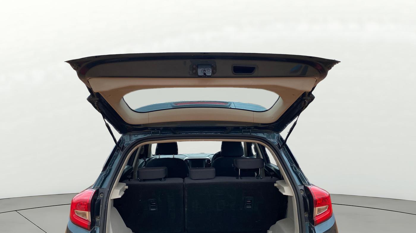 2019 Mahindra XUV300 W8 1.5 DIESEL AMT, Diesel, Automatic, 86,812 km, Boot Door Open