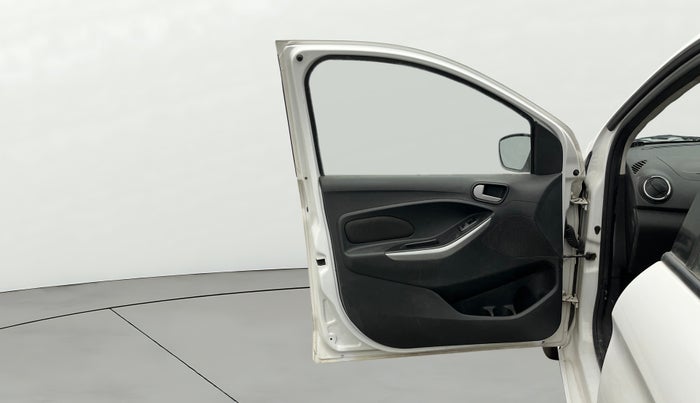 2015 Ford Figo ZXI 1.2 PETROL, Petrol, Manual, 94,037 km, LHS Front Door