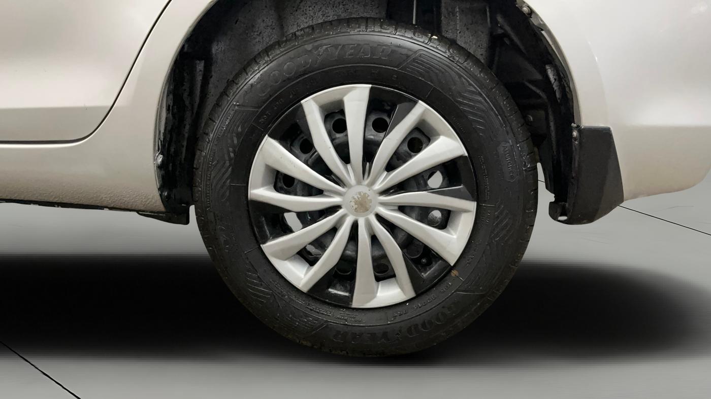 2015 Maruti Swift Dzire VXI, Petrol, Manual, 29,848 km, Left Rear Wheel