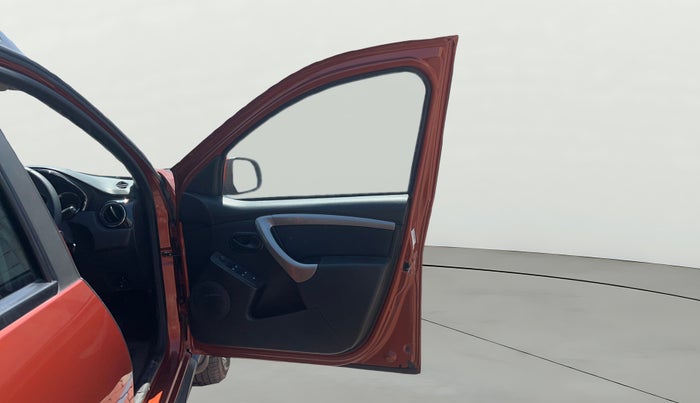 2021 Renault Duster RXS 1.5 PETROL MT, Petrol, Manual, 37,689 km, RHS Front Door