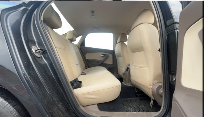 2013 Skoda Rapid ELEGANCE 1.6 MPI AT, CNG, Automatic, 82,117 km, Right Side Rear Door Cabin