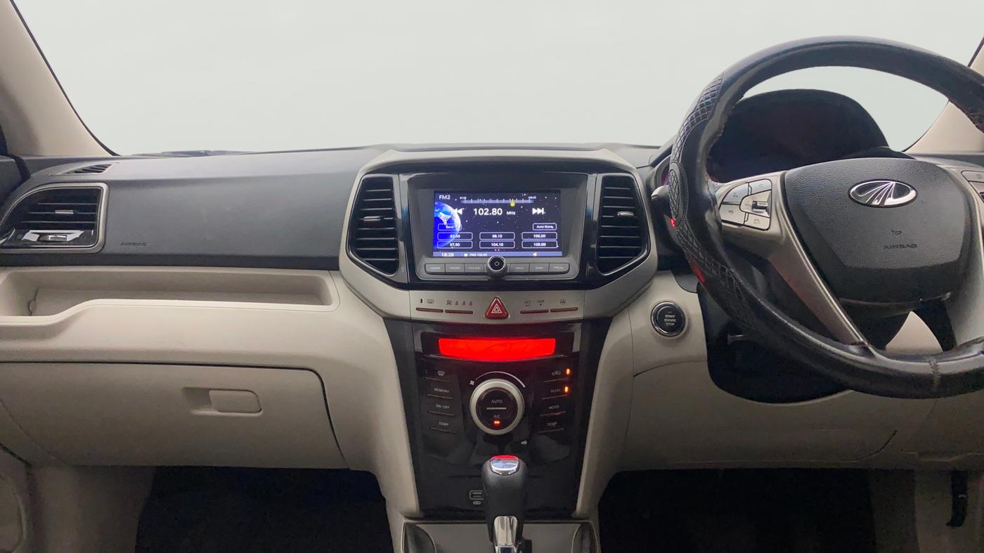 2021 Mahindra XUV300 W8 (O) 1.5 DIESEL AMT, Diesel, Automatic, 1,23,050 km, Air Conditioner